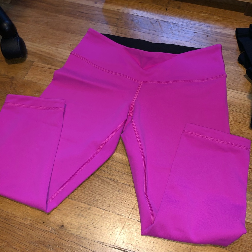 Lululemon Capri Yoga Pants Pink Black Reversible 8